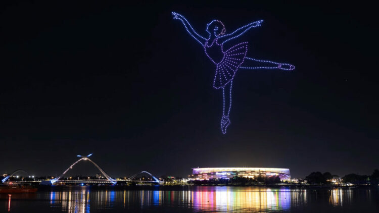オーストラリアで行われた500機のドローンによるライトショー