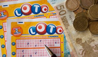ベルギーの小さな町のメンバーで宝くじを購入したらまさかの当選!一人当たり約1.3億円獲得して話題に!
