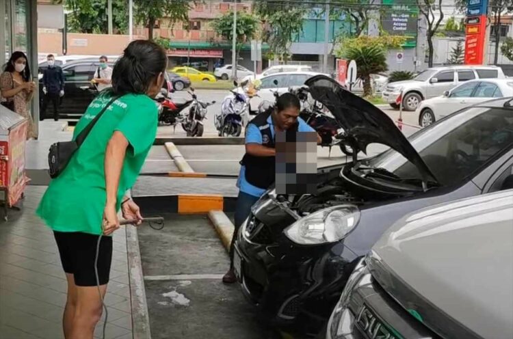 車のエンジンルームに『ある生物』が侵入！！悪戦苦闘の末に引き出すことができたのですが・・その侵入者が大きすぎた！！