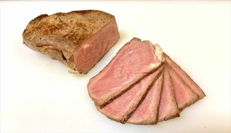 お店のようなローストビーフを家で簡単に作れるレシピが話題に！「新しい発見です！こういう作り方もあるんですね」