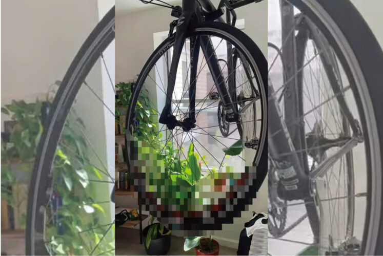 ひとりでに回る自転車のタイヤの怪。よく見たら・・『ある生き物』がタイヤに体を絡めて動き回っていました！