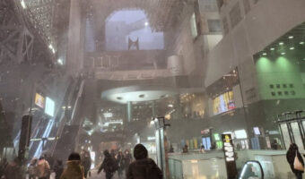 最強寒波で京都駅が大変なことに!!駅の中に雪が降ってるってなんで!?