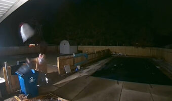 ただのゴミ捨てと侮るなかれ!男の子を抱っこしたパパの見せたゴミ捨てが神業過ぎる!!