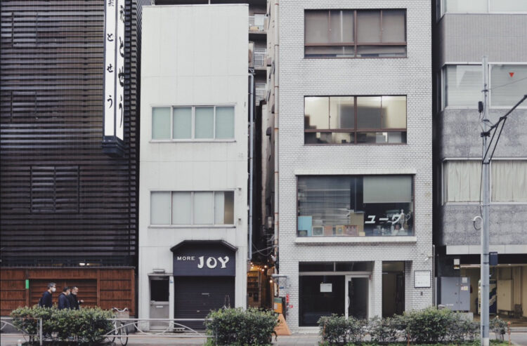 ハリーポッターに出てきそう！路地の奥に広がる異世界のようなお店が素敵だと話題に