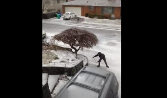 ゴミ捨てに表まで行くのも一仕事。雪が凍ってしまっていて歩くのも大変で、時につかまり歩きをしたり足を滑らせて転んだり・・