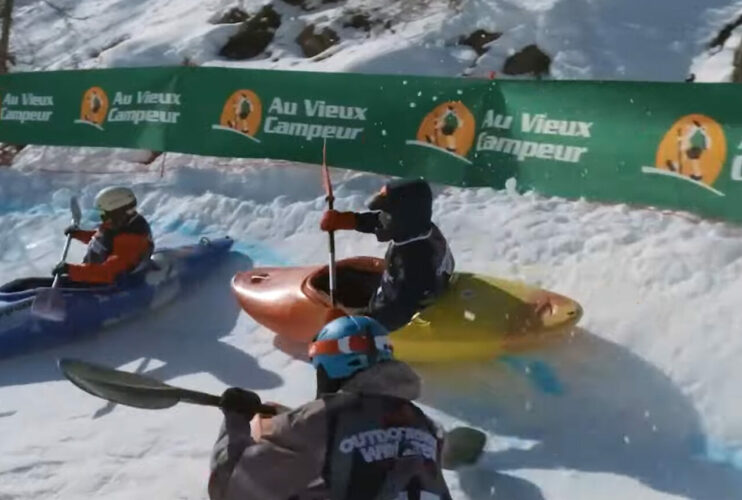 雪上で行うカヤックレース、「カヤッククロス」そのレースシーンを捉えた映像が熱すぎる！