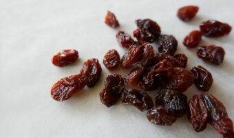 ドライフルーツの「レーズン」とはどんな食べ物？その栄養価は？