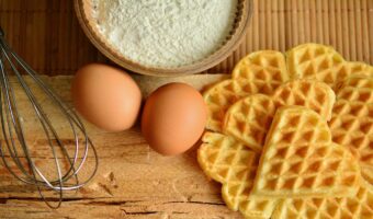 「ワッフル」とはどんな食べ物?ベルギーワッフルやアメリカンワッフルなどいろいろあるけれど・・何が違うの?