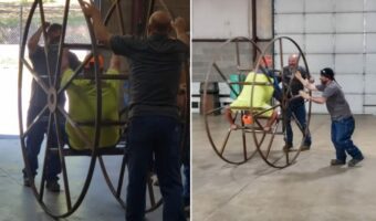 上司のいない昼休みを満喫する男性たち。絶叫マシンを即席で準備し、童心に帰って遊んでいます!!【アメリカ・動画】