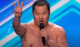 毒舌で知られるサイモン氏も「今年一面白い出場者」と絶賛!とにかく明るい安村がイギリスで大爆笑をかっさらった!