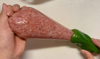 真似したい時短レシピ!ピーマンの肉詰めは切らずに詰めればジューシィに!