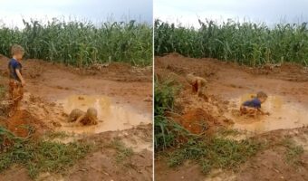 泥遊びを全身で満喫する幼い男の子たち。汚れなんかなんのその、大きな水たまりにザブンと飛び込んでいきます！！