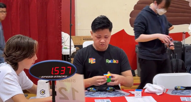 ルービックキューブの世界最速記録更新！その際の映像が速すぎる！！