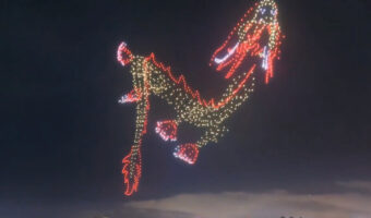 感動!夜空に舞う龍!!中国・深センの端午節のセレモニーで披露されたドローンショーが凄すぎた!