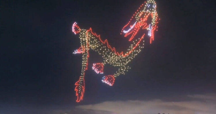 感動！夜空に舞う龍！！中国・深センの端午節のセレモニーで披露されたドローンショーが凄すぎた！