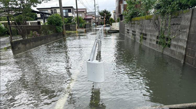 この状況でも休講にならない！？最強の大学がTwitterで話題に