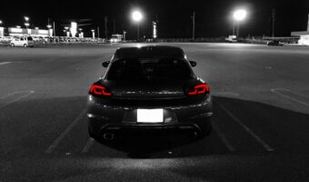 お酒を飲んだレストランで車を置いて帰った翌日、車に予想外の置き手紙が!