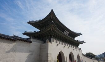 「前門の虎後門の狼」とはどんな意味？その由来や類義語は？