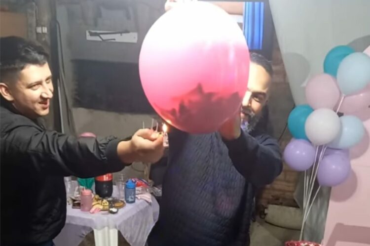 サプライズの風船でお誕生日会を盛り上げるはずが・・。ライターの火で風船を割ろうとしたらまさかの結末に！【海外・動画】