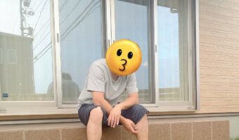 「犬のために庭を作った人と全然走り回らない犬」思わず笑ってしまうシュールすぎる光景が話題に！