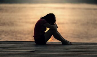 「後悔先に立たず」とはどんな意味?「先に立たず」とはどんな状況?その類義語は?