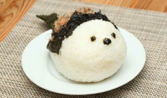 "雪の妖精"とも呼ばれるシマエナガをモチーフにしたおにぎりが話題に！「可愛くて食べられない」