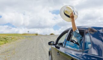 「旅の恥は掻き捨て」とはどんな意味?その類義語や対義語は?