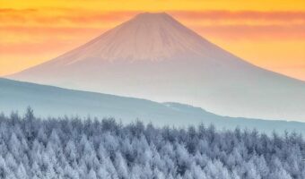 霧ヶ峰から撮影された幻想的な富士山。ハッシュタグ「誰にも負けない最強の1枚を見せて」に投稿された景色が圧巻!!