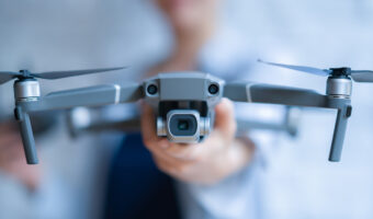 ドローンに免許はいらない?取得するメリットを紹介!