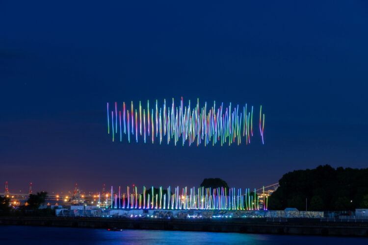 ドローンショーの費用の相場は？開催までの流れや情報の調べ方を紹介