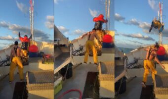 海の男が荒波のタイミングに合わせてジャンプしてみたら!あわや大事故になりそうな動画に