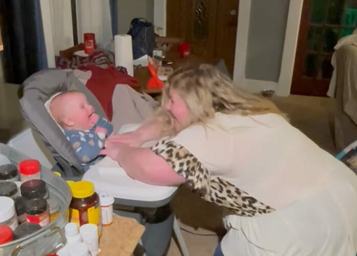 ママの全力の「いないいないばあっ」に赤ちゃん大喜び！笑い声が止まらない！！【アメリカ・動画】