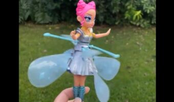 宙を舞う妖精のオモチャを外で試してみた結果・・。こんな結末を迎えるだなんて！！【海外・動画】