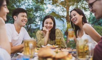 久々の同窓会で褒められた私。しかし10分後、最大の恥をかくことに・・・！