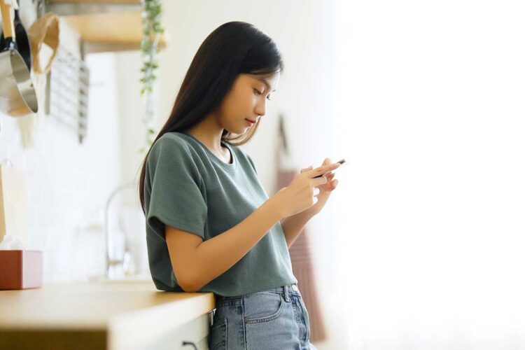 家庭を壊したのは誰？元夫の無神経LINEにシングルマザーが放った痛快な一言