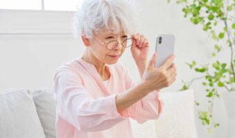 「これ押していい？が止まらない・・・」母のスマホに振り回されて気づいた本当の理由