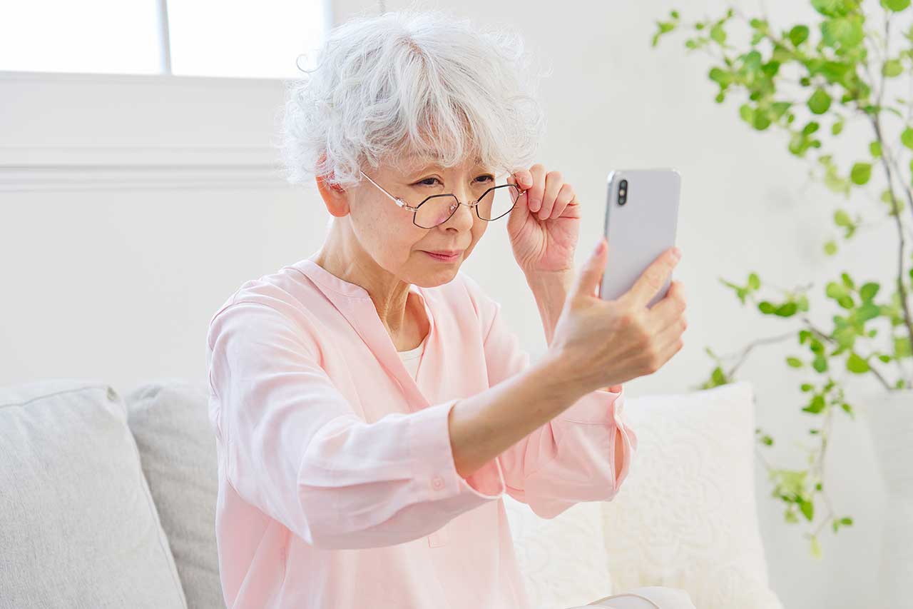 「これ押していい？が止まらない・・・」母のスマホに振り回されて気づいた本当の理由