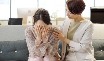 帰宅するなり涙・・・コンビニでアルバイトをする高校生の娘を泣かせた「たった一言」